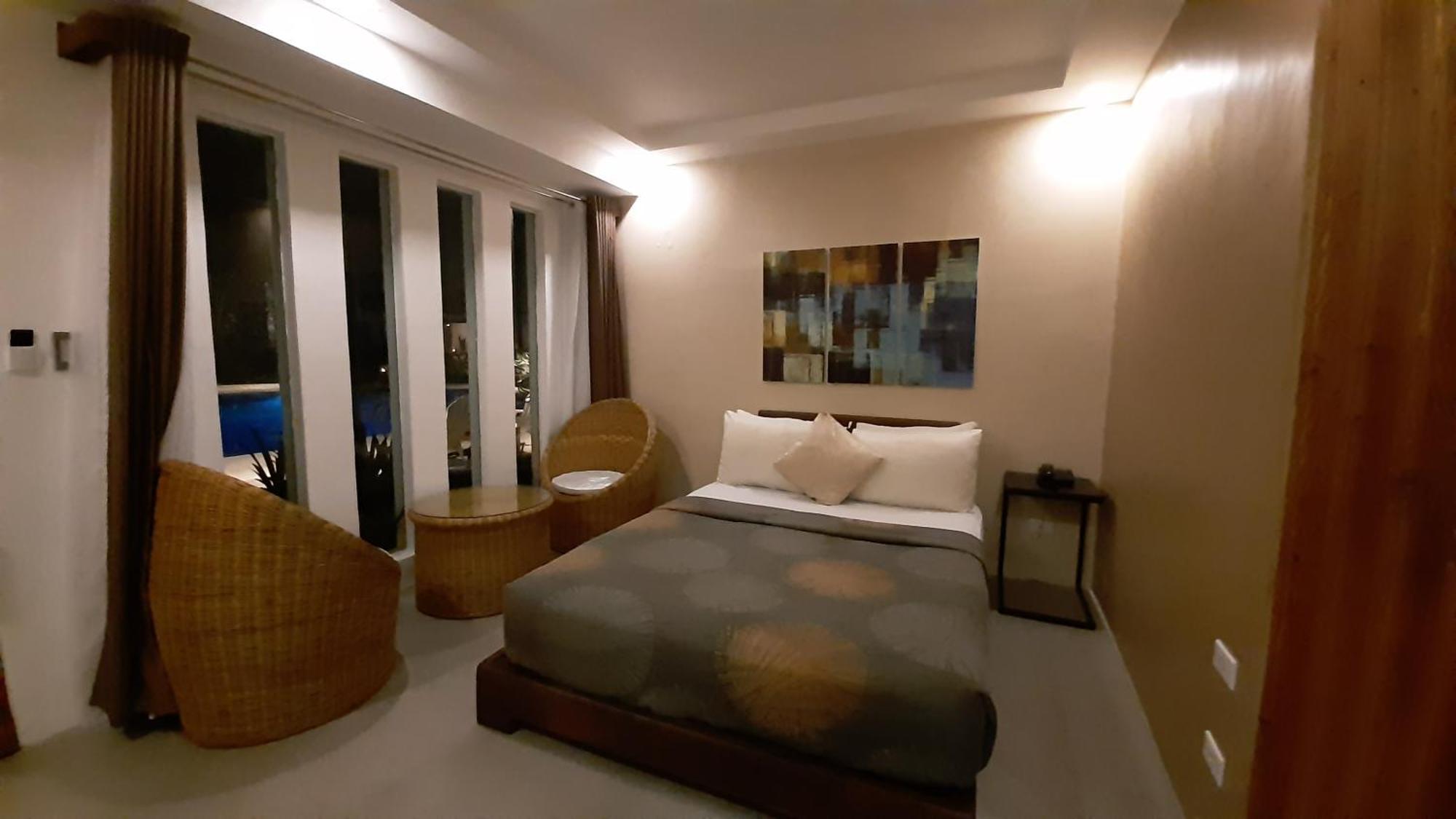 Urban Sands Hotel Iloilo Екстериор снимка