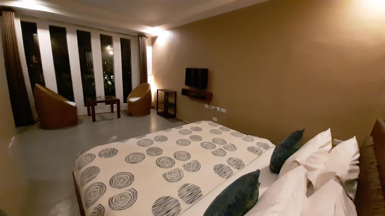 Urban Sands Hotel Iloilo Екстериор снимка