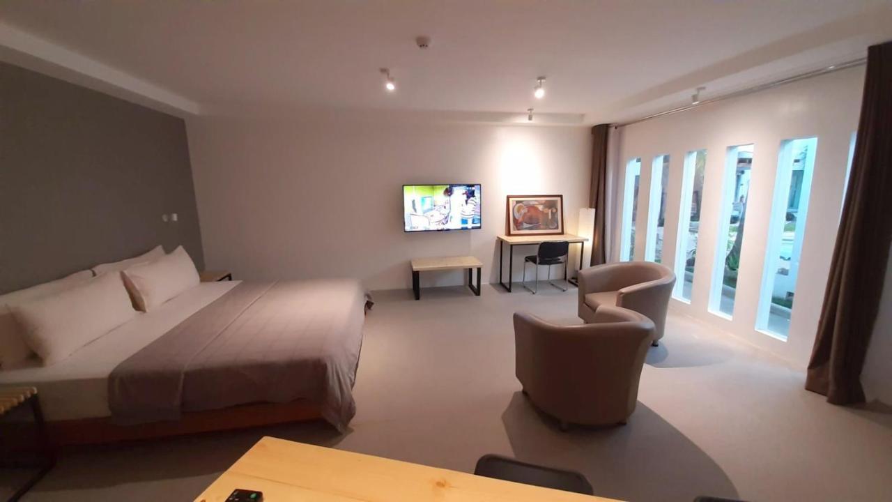 Urban Sands Hotel Iloilo Екстериор снимка