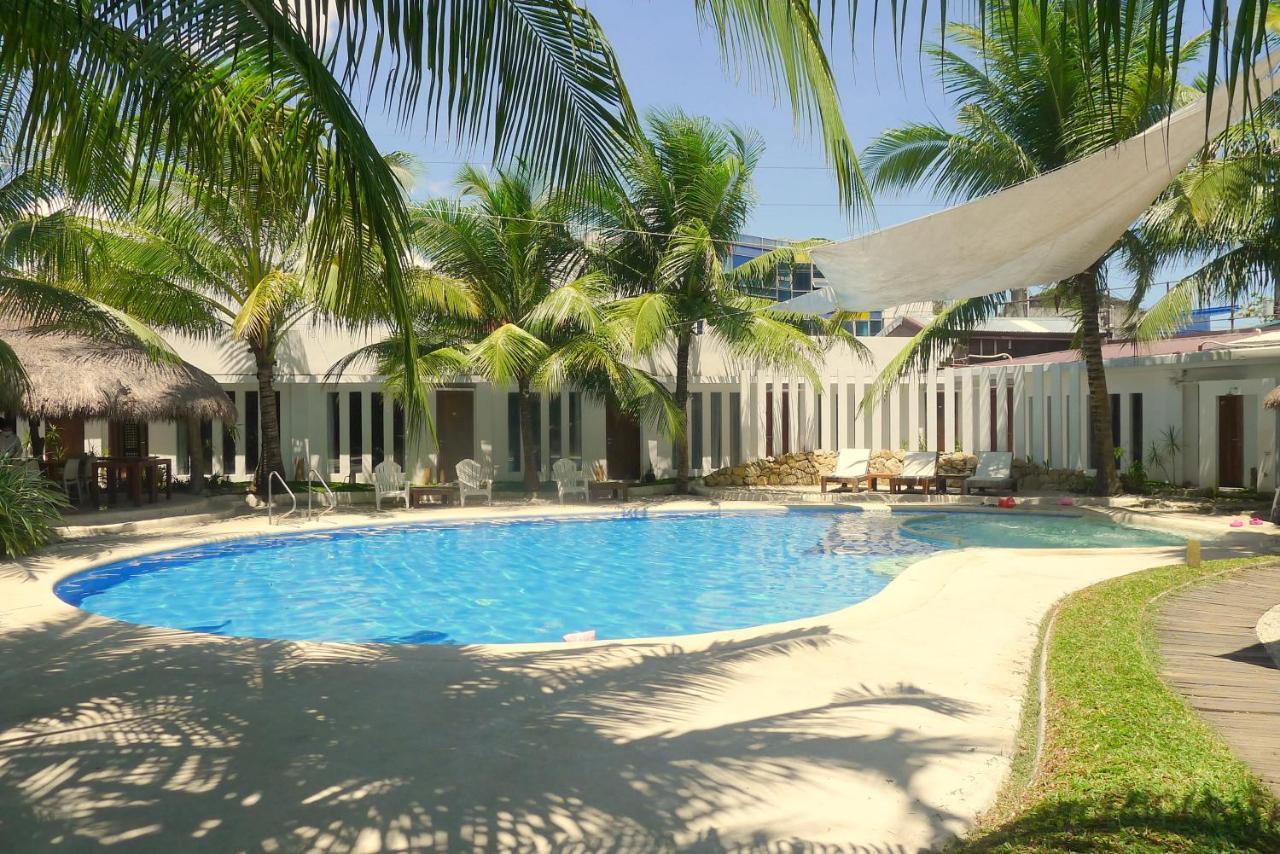 Urban Sands Hotel Iloilo Екстериор снимка