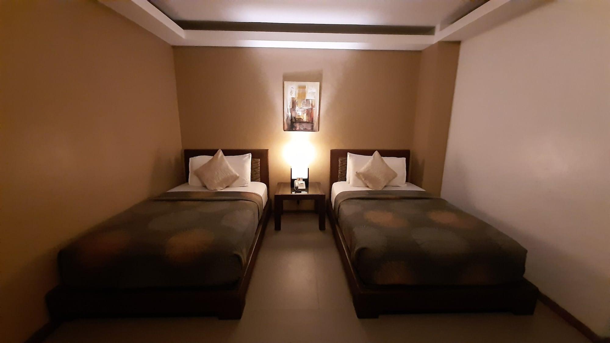 Urban Sands Hotel Iloilo Екстериор снимка