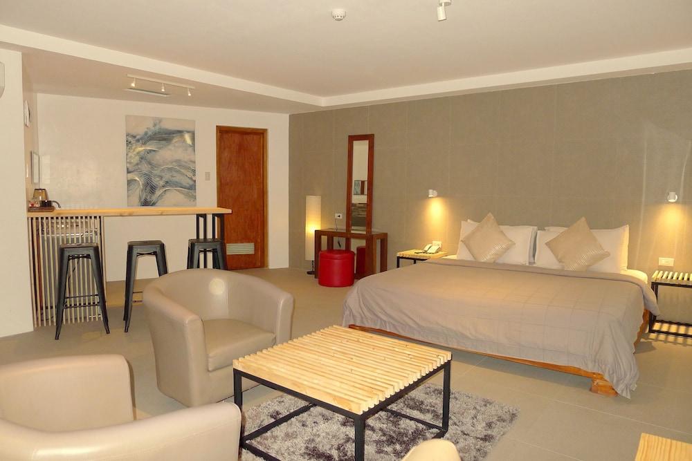 Urban Sands Hotel Iloilo Екстериор снимка
